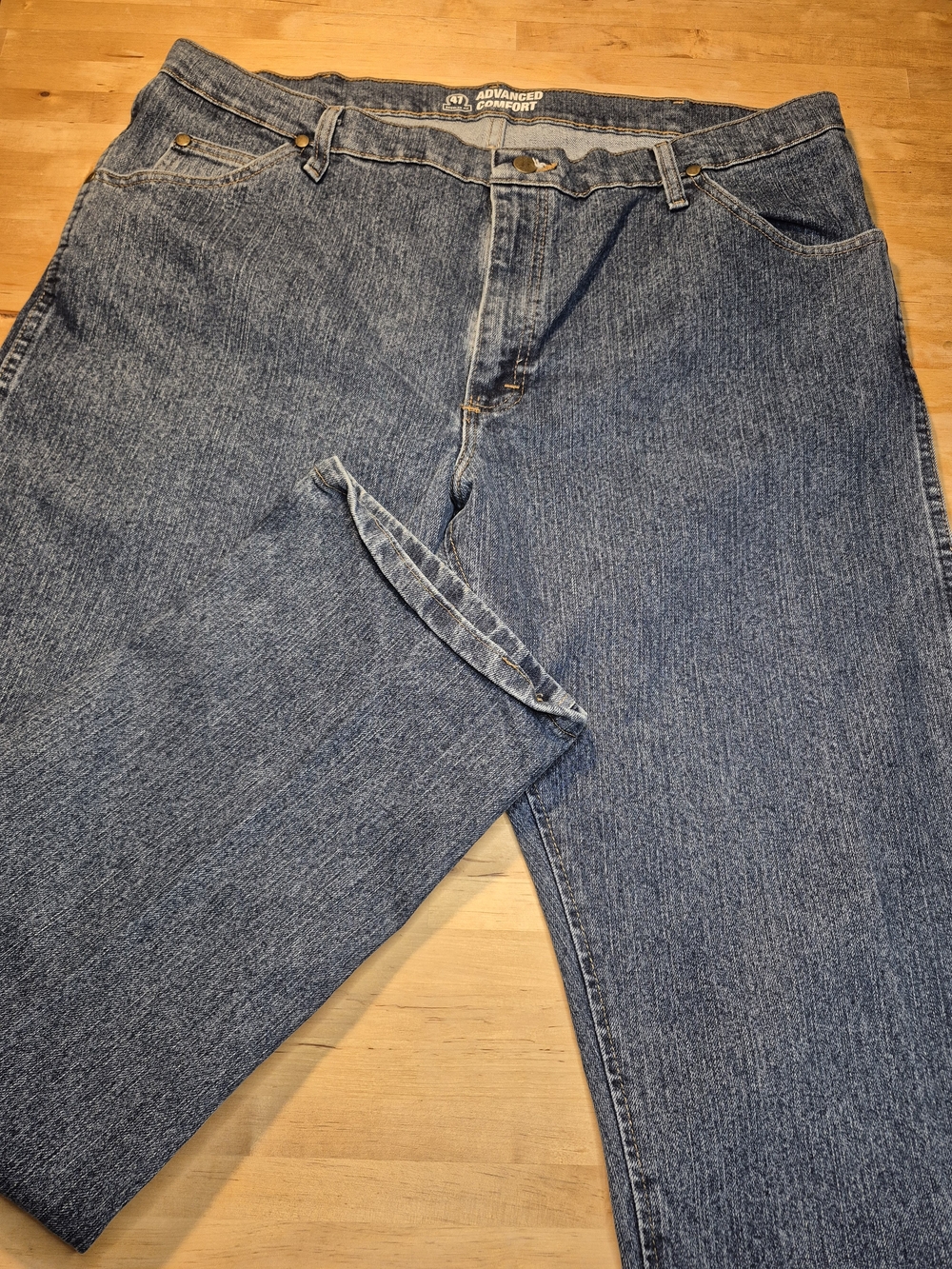 Wrangler Relaxed Fit Men's Dark Blue Denim Jeans 3668